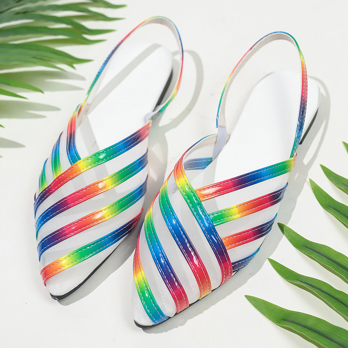✨👡50% de descuento✨【36-43】Nuevas sandalias planas de malla colorida con punta puntiaguda y diseño calado para mujer. ✅Pago contra entrega ✅2 artículos con un 70% de descuento.